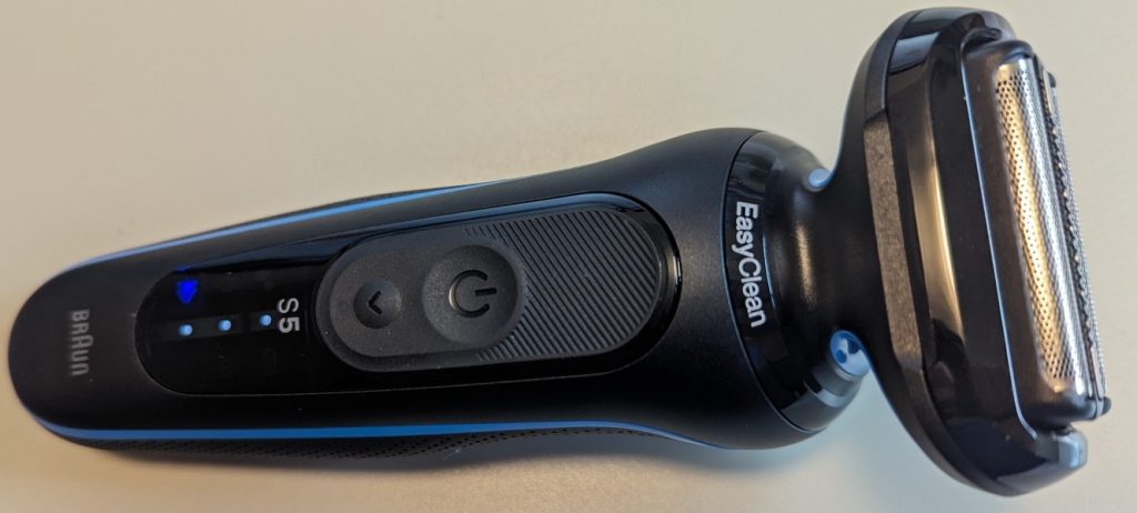 front side of the Braun 5150cs shaver