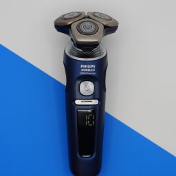 Philips Norelco S9000 Prestige Shaver with Space Grade steel blades