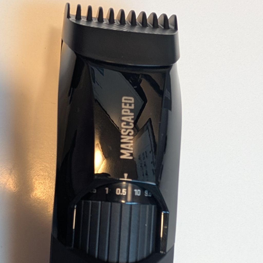 close-up view of The Beard Hedger trimmer head