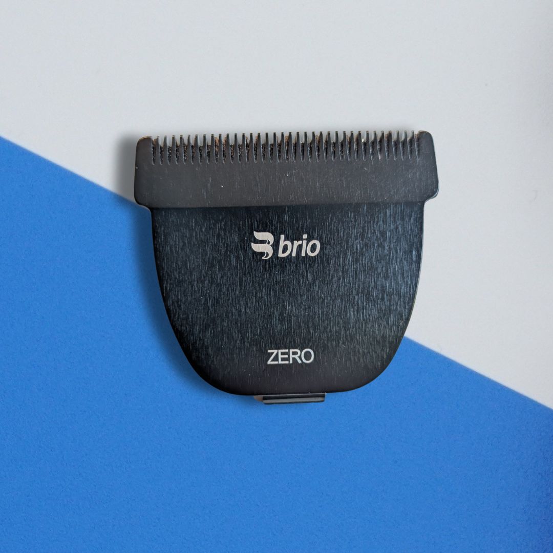 Brio Zero Blade with blue and white background